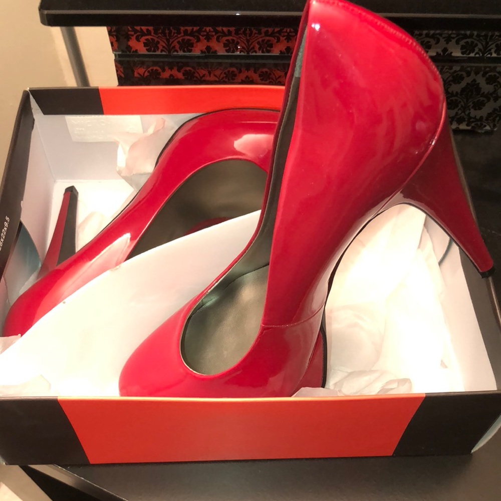 Red Pumps